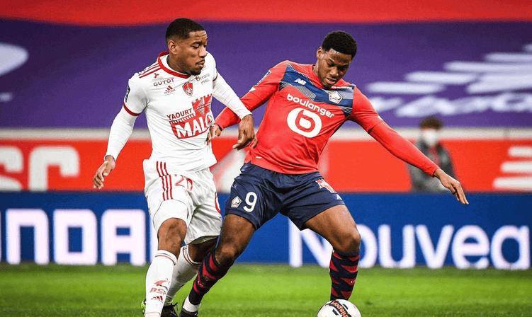 首位在单轮 首位在单轮